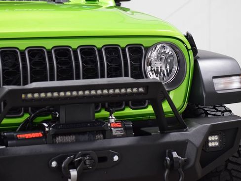 Used 2025 Jeep Wrangler Sport AWD/4WD image 11