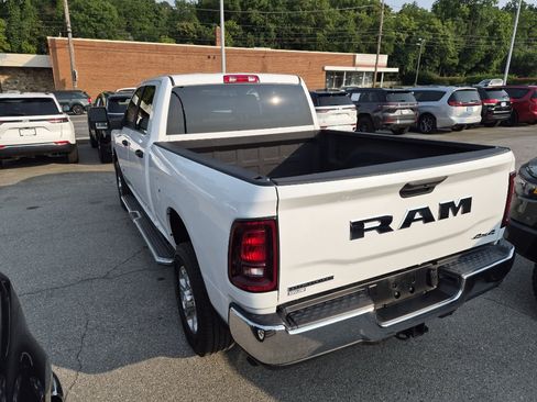 Used 2026 RAM 2500 Big Horn AWD/4WD image 4