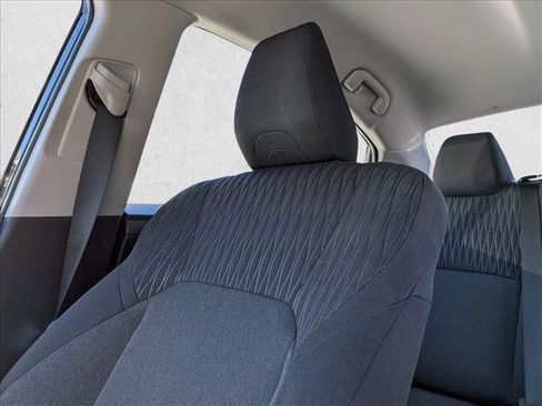 Used 2025 Toyota Camry LE w/ Convenience Package image 14