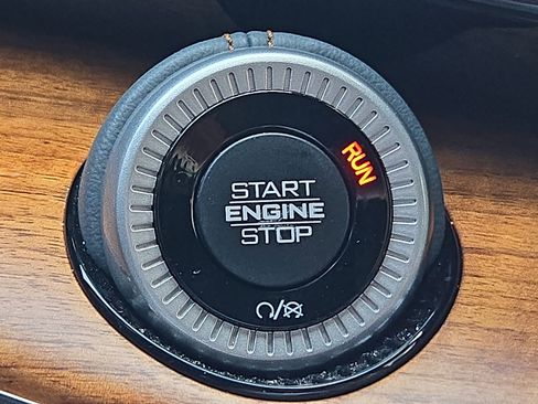 Used 2023 Jeep Grand Wagoneer L Series III w/ HD Trailer Tow Package image 20