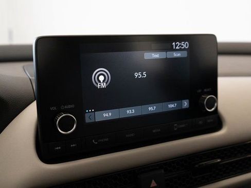 Certified 2025 Honda HR-V LX image 4