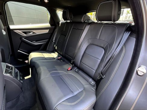 New 2026 Jaguar F-PACE R-Dynamic S image 10