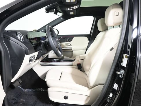 Certified 2026 Mercedes-Benz GLA 250 4MATIC image 3