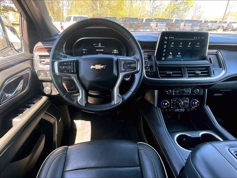 Used 2024 Chevrolet Tahoe Premier AWD/4WD image 17
