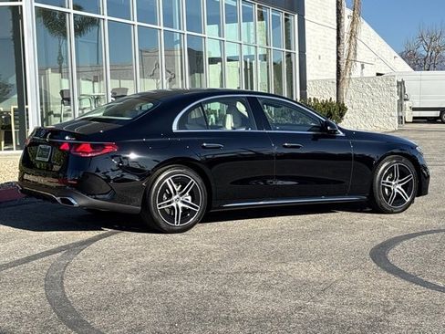 New 2026 Mercedes-Benz E 350 4MATIC Sedan image 3
