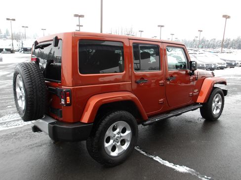 Used 2014 Jeep Wrangler Unlimited Sahara w/ Mopar Chrome Edition Group image 5