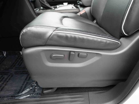 Used 2023 INFINITI QX80 Premium Select w/ All-Season Package AWD/4WD image 12