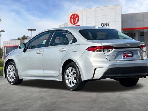 Used 2023 Toyota Corolla LE image 6