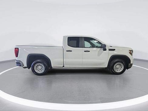 Used 2022 GMC Sierra 1500 Pro w/ Sierra Value Package AWD/4WD image 2