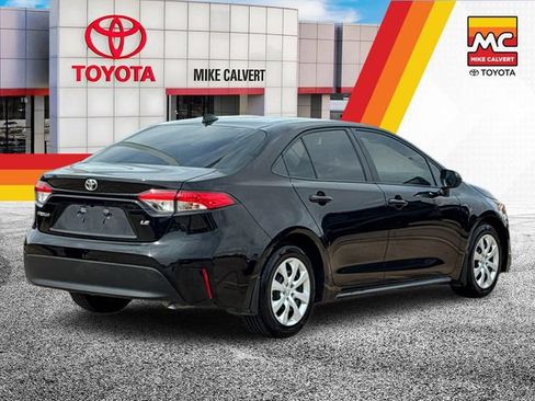 Used 2025 Toyota Corolla LE FWD image 5