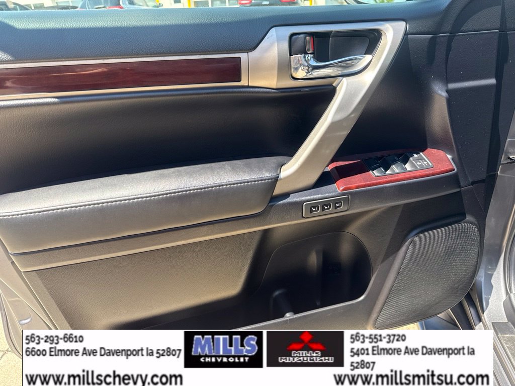 Used 2016 Lexus GX 460 w/ Premium Package AWD/4WD image 10