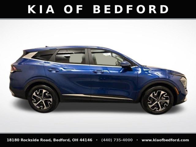 Certified 2025 Kia Sportage EX FWD image 2