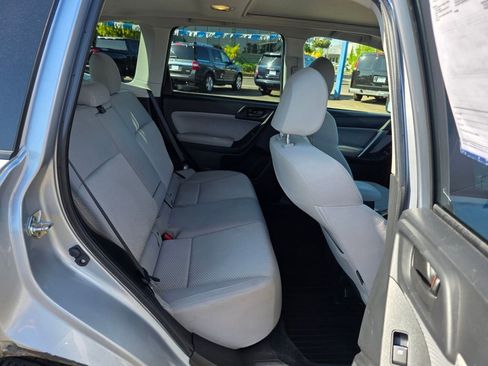 Used 2018 Subaru Forester 2.5i Premium image 23