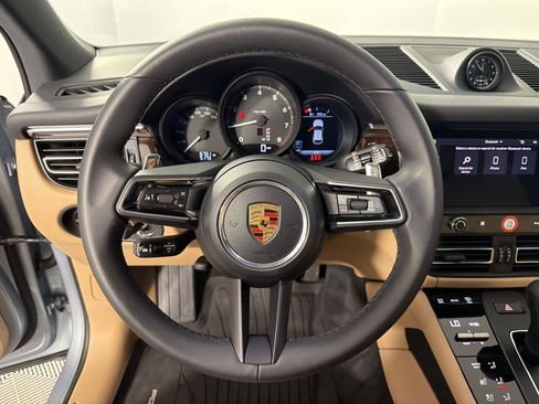 Certified 2026 Porsche Macan AWD/4WD image 27