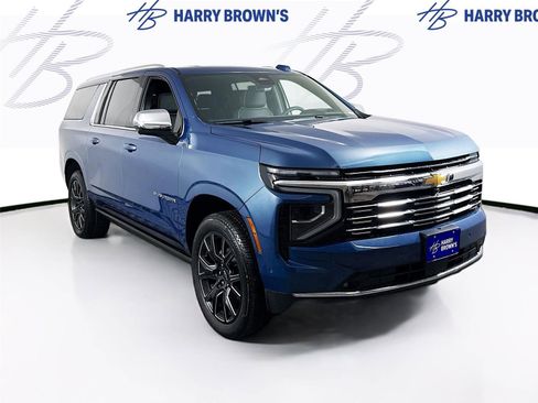 New 2026 Chevrolet Suburban Premier image 30