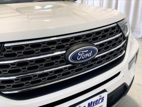 Used 2023 Ford Explorer King Ranch w/ Technology Package image 7