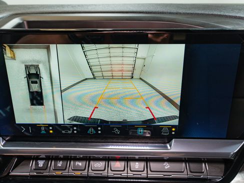 Used 2024 Chevrolet Silverado 2500 LTZ w/ LTZ Premium Package image 25