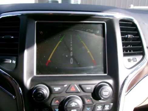Used 2015 Jeep Grand Cherokee Limited AWD/4WD image 16