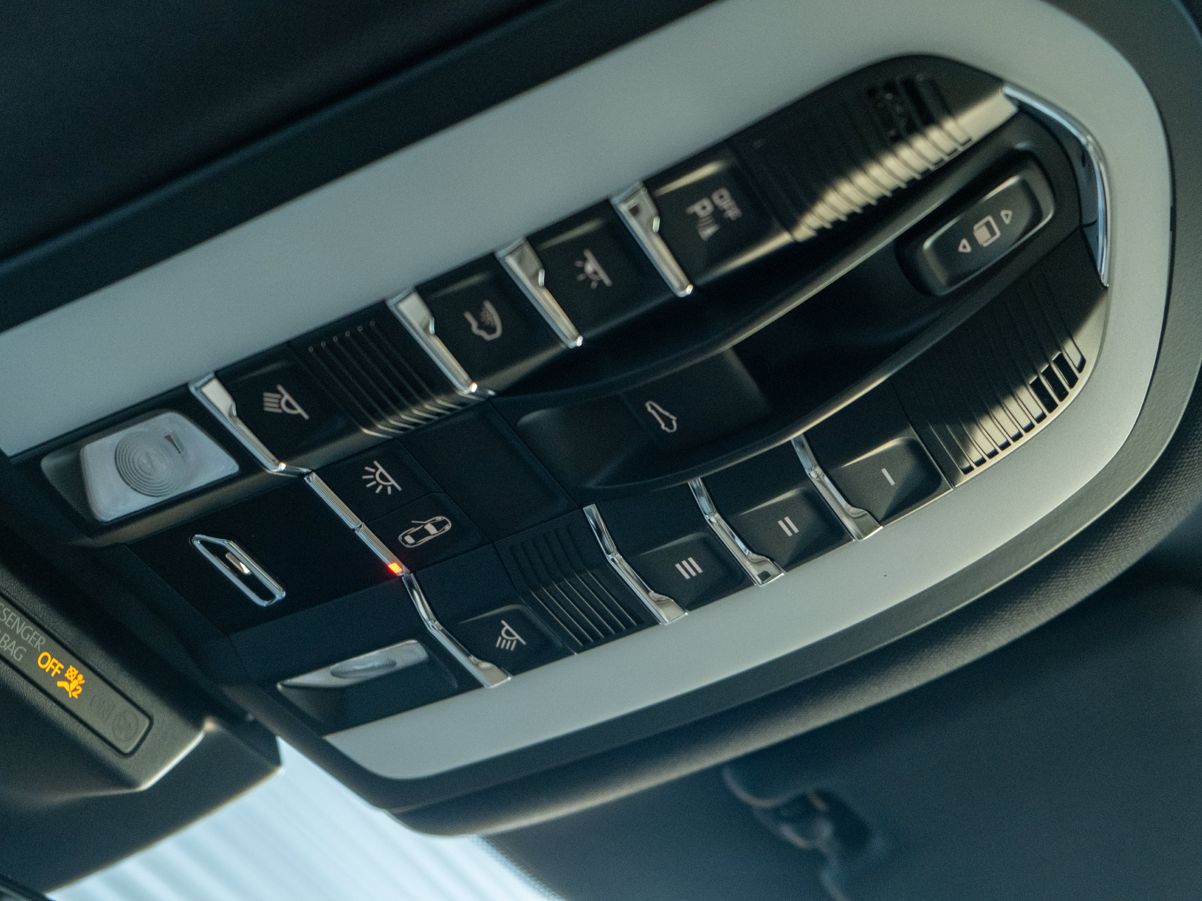 Certified 2026 Porsche Macan AWD/4WD image 34