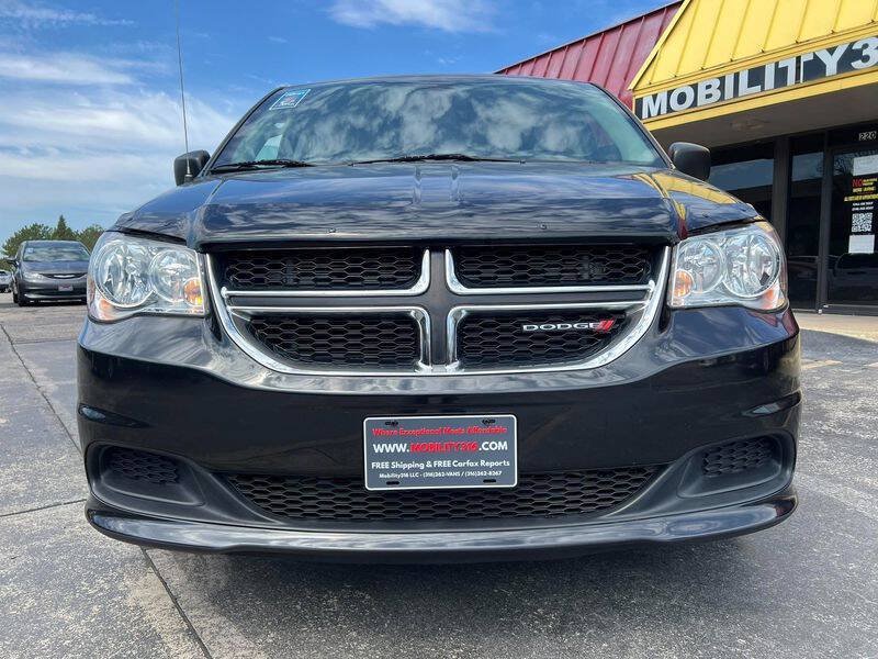 Used 2018 Dodge Grand Caravan SE w/ UConnect Hands-Free Group FWD image 8