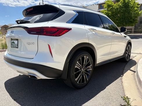 Used 2022 INFINITI QX50 Luxe w/ Appearance Package AWD/4WD image 9
