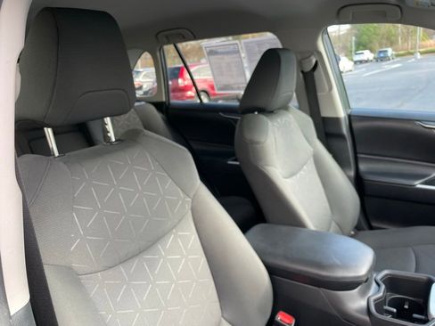 Used 2024 Toyota RAV4 XLE image 32