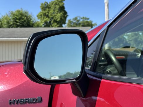 Used 2021 Toyota RAV4 LE AWD/4WD image 13