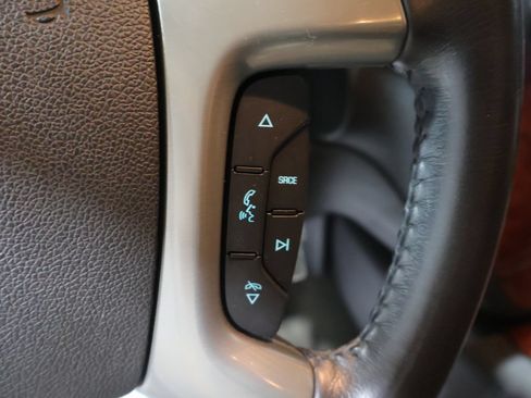 Used 2010 Chevrolet Avalanche LTZ AWD/4WD image 30