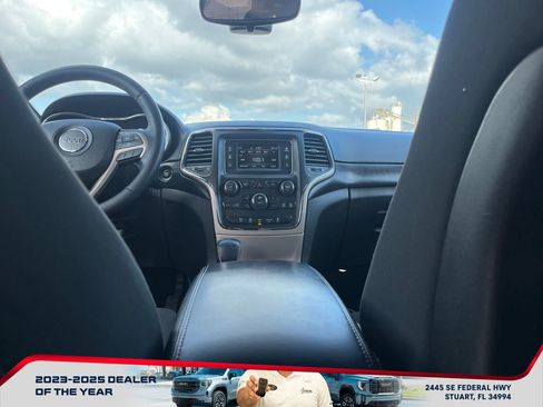 Used 2017 Jeep Grand Cherokee Laredo w/ Quick Order Package 2BE image 15