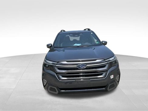Used 2025 Subaru Forester Limited AWD/4WD image 9