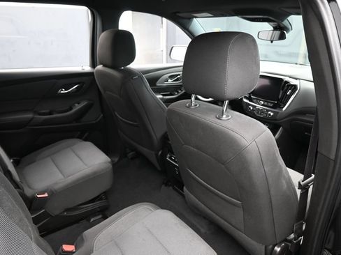 Used 2023 Chevrolet Traverse LT FWD image 46