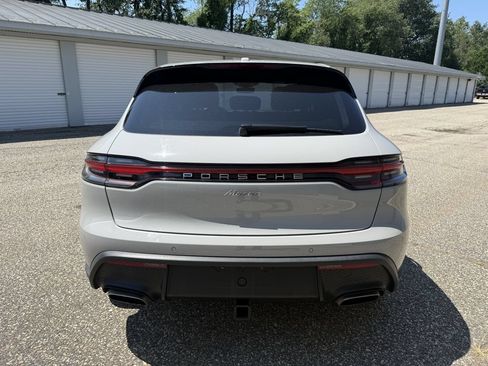 Used 2024 Porsche Macan AWD/4WD image 4