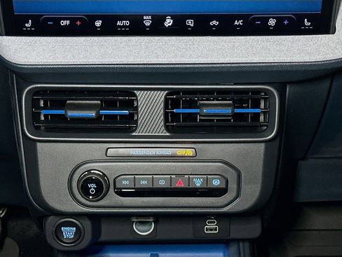 New 2026 Ford Maverick XLT w/ XLT Luxury Package FWD image 12