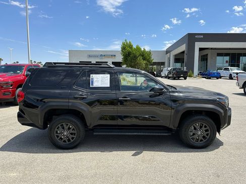 Used 2025 Toyota 4Runner SR5 AWD/4WD image 11