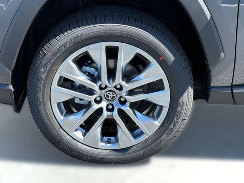 Used 2025 Toyota RAV4 XLE Premium image 12