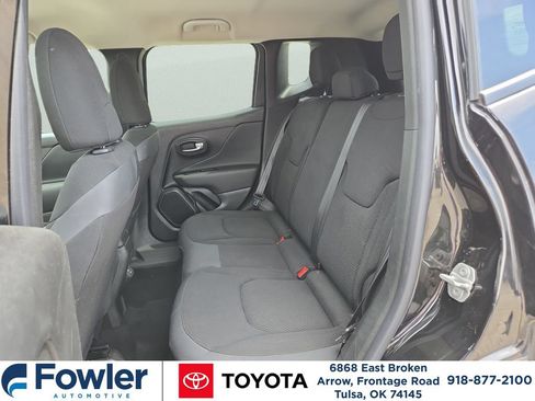 Used 2020 Jeep Renegade Altitude FWD image 16