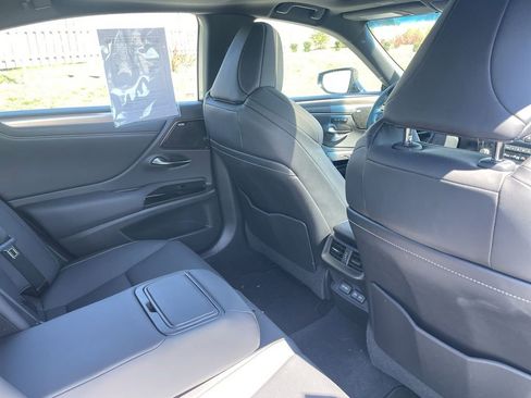 Used 2022 Lexus ES 350 F Sport w/ Accessory Package 2 FWD image 39