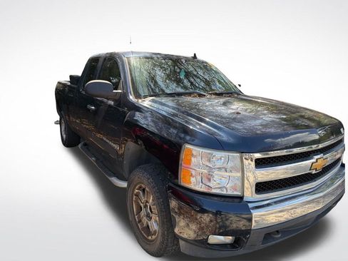 Used 2007 Chevrolet Silverado 1500 LT w/ 1LT Convenience Package RWD image 4