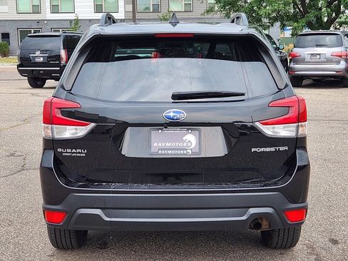 Used 2021 Subaru Forester Premium AWD/4WD image 8