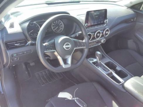Used 2024 Nissan Sentra SV FWD image 2