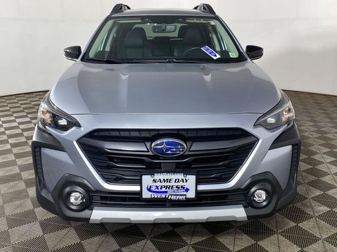 Used 2025 Subaru Outback Limited w/ Tech Package 3 AWD/4WD image 9