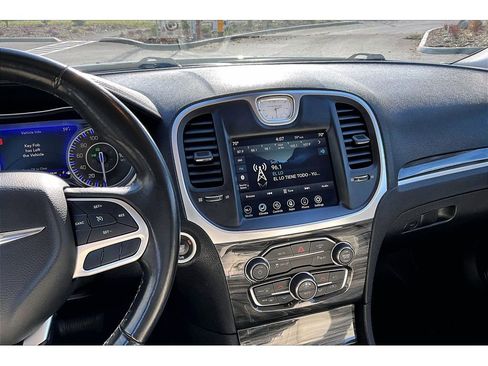 Used 2021 Chrysler 300 Touring L image 6