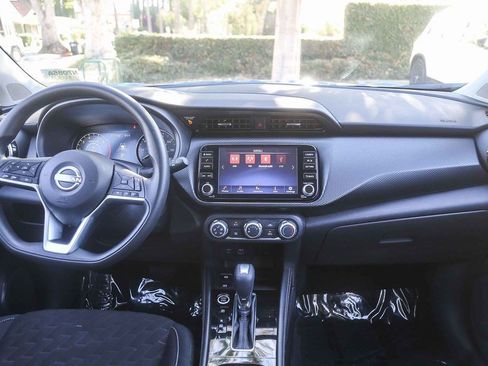 Used 2023 Nissan Kicks SV FWD image 11