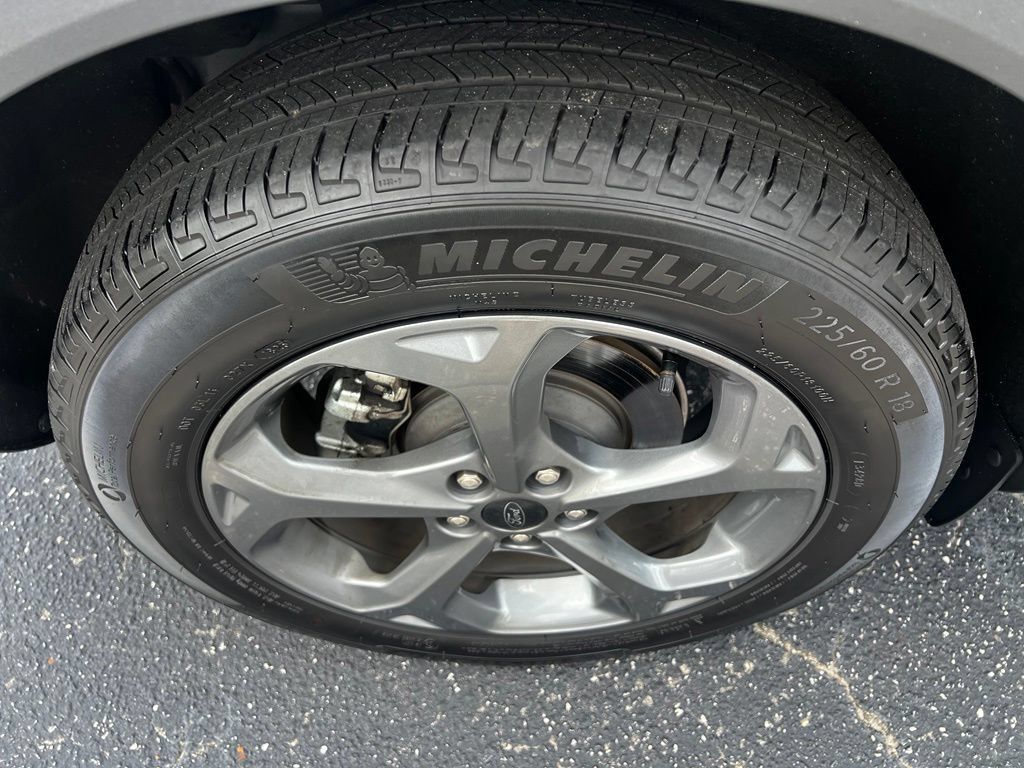 Used 2025 Ford Escape ST-Line Select AWD/4WD image 41