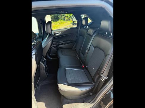 Used 2021 Ford Edge ST-Line w/ Class II Trailer Tow Package AWD/4WD image 8