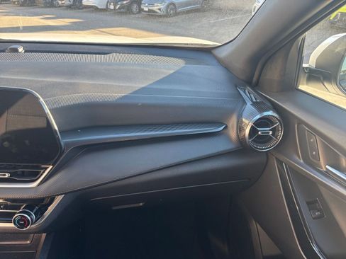 Used 2025 Chevrolet Equinox LT image 35