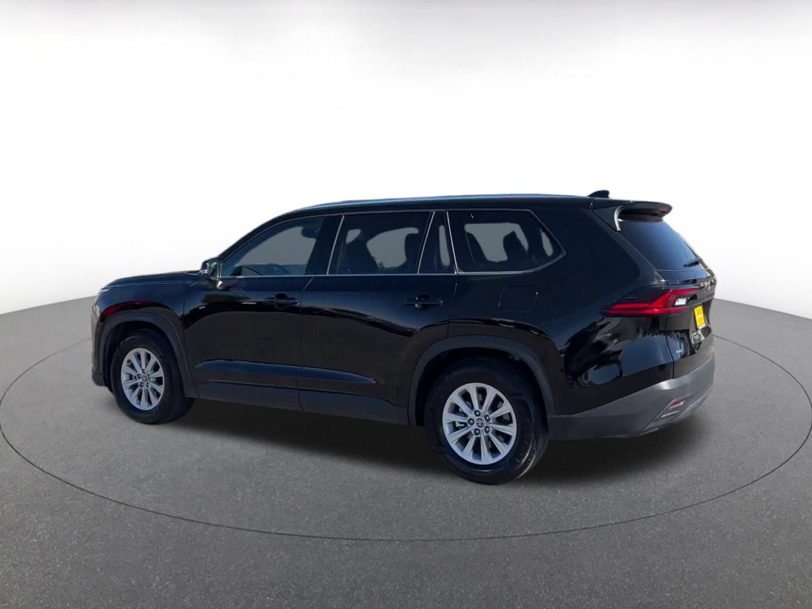 Used 2026 Toyota Grand Highlander AWD image 9