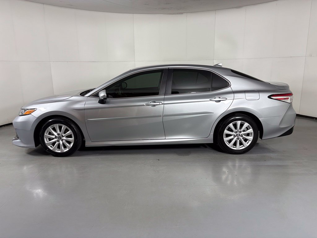 Used 2020 Toyota Camry LE w/ Carpet Mat Package FWD image 5