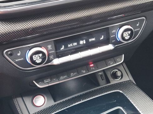 Used 2022 Audi SQ5 Prestige w/ Prestige Package image 22