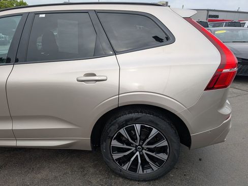 Used 2023 Volvo XC60 B5 Plus AWD/4WD image 4